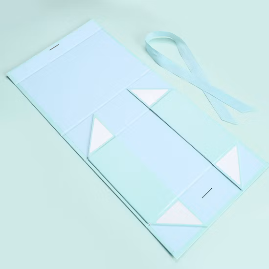 손잡이를 가진 도매 Handmade 주문을 받아서 만들어진 옷 핸드백 호화스러운 기술 Foldable 선물 판지 상자
